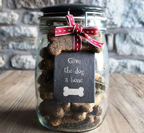 Dog-treats-in-a mason-jar