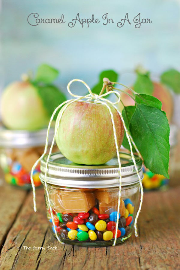 diy-gift-Caramel_Apple_In_A_Jar_gunnysack