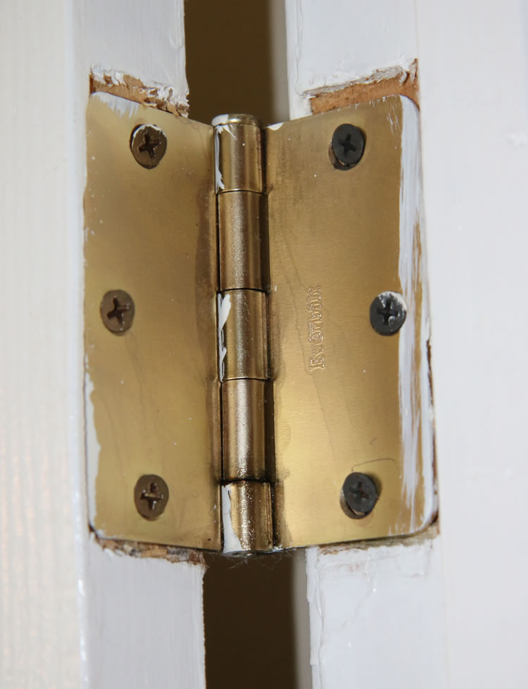 How to Change Old Door Hinges