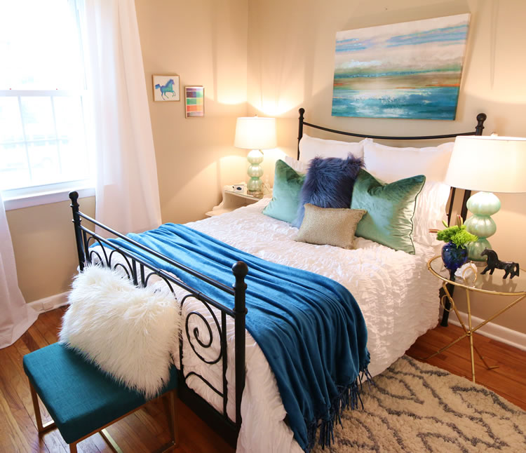 Before & After: guest room makeover: #oneroomrefresh